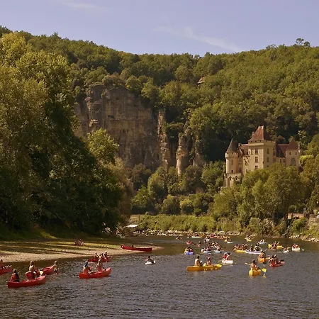 Hébergement de vacances Attractive With A Terrace On A Hill In The Dordogne Mauroux (Lot)