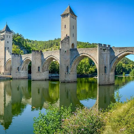 Attractive With A Terrace On A Hill In The Dordogne Hébergement de vacances