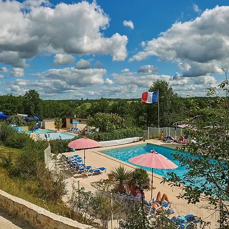 Hébergement de vacances Attractive With A Terrace On A Hill In The Dordogne *